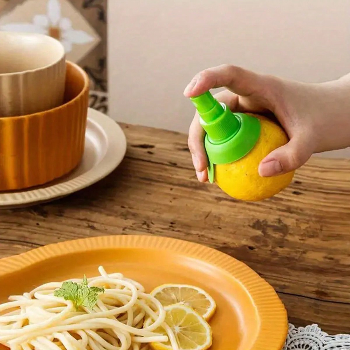 1pc, Mini Lemon Juice Squeezer - Electronics Gadgets Sale บทวิจารณ์และราคา