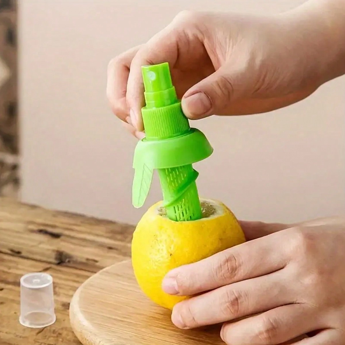 1pc, Mini Lemon Juice Squeezer - Electronics Gadgets Sale บทวิจารณ์และราคา